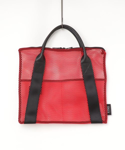 SYNG(シング)の「SQOARE TOTE M ( NYLON MESH ) スクエアトート トート M( ナイロンメッシュ )(トートバッグ・メンズ・ベージュ/グレー/ブラック/レッド・FREE)」の1枚目の写真
