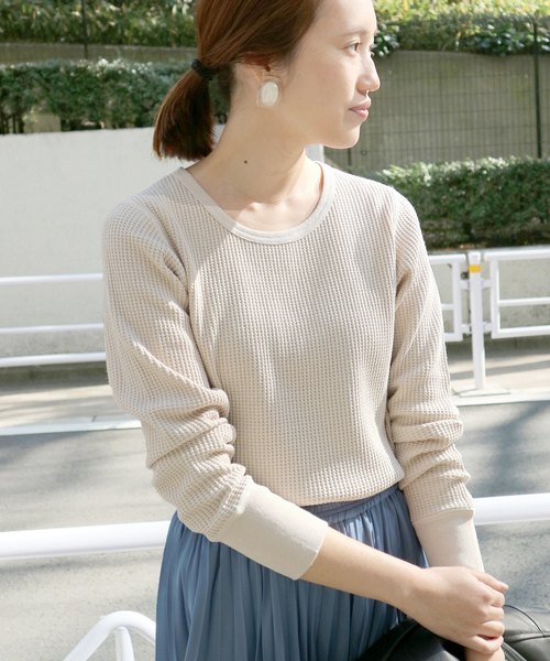 SLOBE IENA(スローブイエナ)の「ベーシックワッフルロンT◆(Tシャツ/カットソー・レディース・ブラック/ベージュ/カーキ・FREE)」の2枚目の写真