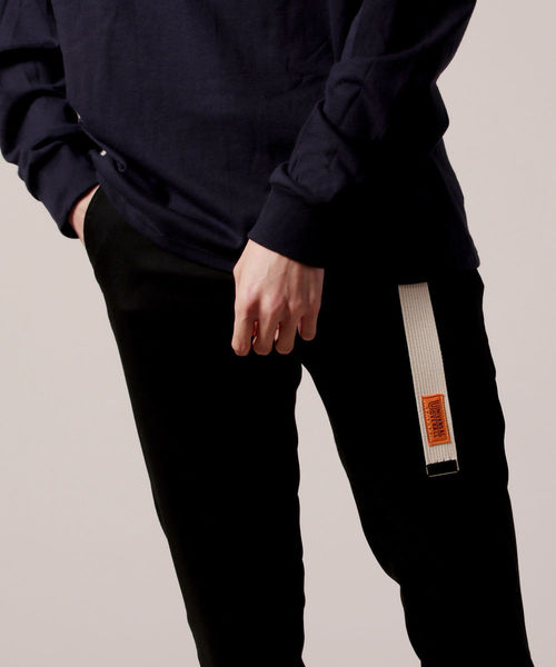 UNIVERSAL OVERALL（ユニバーサルオーバーオール）の「UNIVERSAL OVERALL/ロングガチャベルト（ベルト・メンズ・ライトグレー/ブラック/レッド/オフホワイト/ピンク/イエロー/ブルー/グリーン/キャメル・FREE）」の2枚目の写真