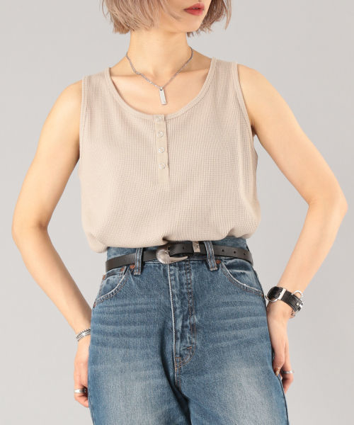 PAGEBOY(ページボーイ)の「フロントボタンワッフルタンク(タンクトップ・レディース・ブラック/ホワイト/キャメル・FREE)」の3枚目の写真