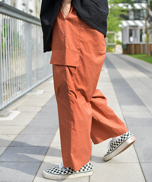 kutir(クティール)の「ワイドカーゴパンツ(カーゴパンツ・メンズ・ベージュ/レッド/カーキ・SMALL/MEDIUM/LARGE)」の4枚目の写真