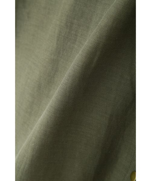 NATURAL BEAUTY BASIC（ナチュラルビューティーベーシック）の「[洗える]Vネックポケットシャツ（シャツ/ブラウス・レディース・ベージュ/カーキ・SMALL/MEDIUM）」の11枚目の写真