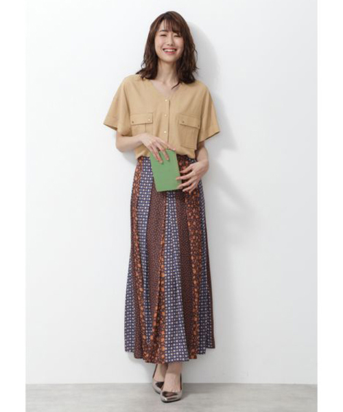 NATURAL BEAUTY BASIC（ナチュラルビューティーベーシック）の「[洗える]Vネックポケットシャツ（シャツ/ブラウス・レディース・ベージュ/カーキ・SMALL/MEDIUM）」の5枚目の写真