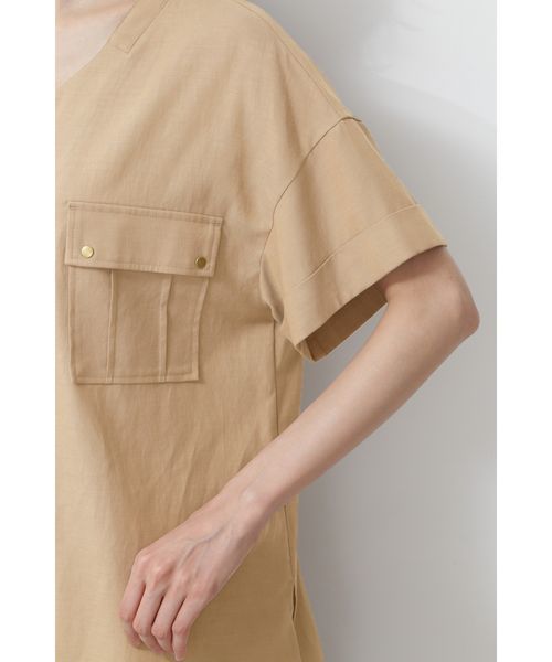 NATURAL BEAUTY BASIC（ナチュラルビューティーベーシック）の「[洗える]Vネックポケットシャツ（シャツ/ブラウス・レディース・ベージュ/カーキ・SMALL/MEDIUM）」の14枚目の写真
