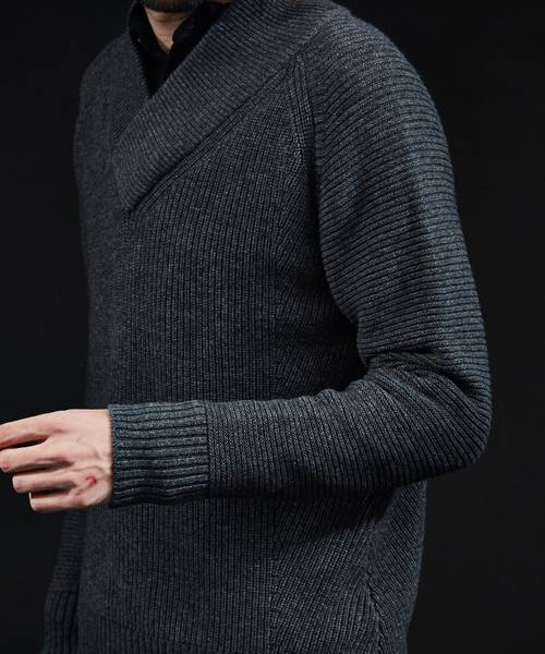 5351 POUR LES HOMMES(ゴーサンゴーイチプールオム)の「カシミヤソロ変形Vネックニット(ニット/セーター・メンズ・ブラック/グレー/ワイン・44/46/48/50)」の9枚目の写真