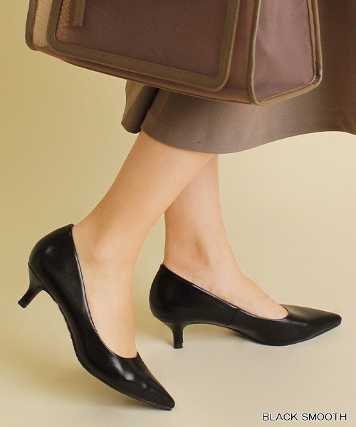 RANDA（ランダ）の「ストレスフリー/ポインテッドトゥベーシックレインパンプス（パンプス・レディース・ブラック/グレー/グリーン/プラム/ゴールド/パイソン/カーキ/ベージュ/ブラック系その他・21.5/22/22.5/23/23.5/24/24.5/25/25.5/21）」の3枚目の写真