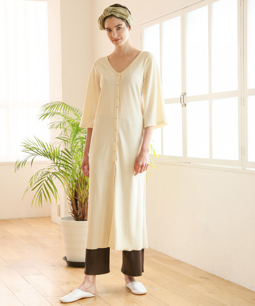 bijorie（ビジュリィ）の「スナップボタン／ロングワンピース（ワンピース・レディース・アイボリー/ネイビー・FREE）」の2枚目の写真
