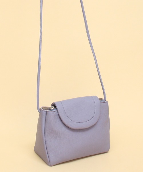 Beau're(ヴュレ)の「BEAURE ヴュレ カウレザー ポシェット(ショルダーバッグ・レディース・ブラック/グレー/レッド/シルバー/パープル/ブルーグレー・FREE)」の4枚目の写真