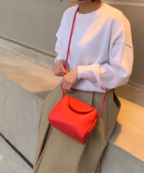 Beau're(ヴュレ)の「BEAURE ヴュレ カウレザー ポシェット(ショルダーバッグ・レディース・ブラック/グレー/レッド/シルバー/パープル/ブルーグレー・FREE)」の16枚目の写真