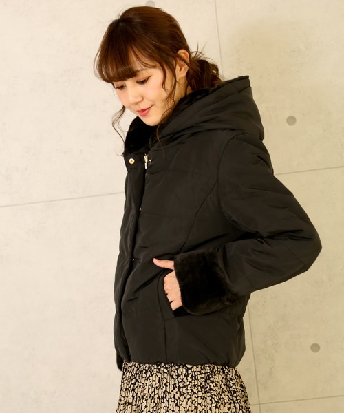 n'ee-ne（ネーネ）の「ボアフードダウンジャッケット（ダウンジャケット/コート・レディース・ブラック/ベージュ/ネイビー/アイボリー・M/L）」の5枚目の写真