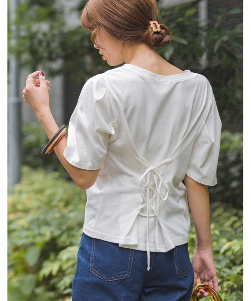 SpRay(スプレイ)の「BACK スピンドル Tシャツ(Tシャツ/カットソー・レディース・ブラック/オフホワイト/ブルー/ライトパープル/グレイッシュベージュ・FREE)」の2枚目の写真