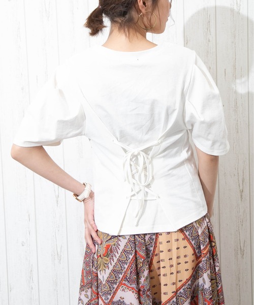 SpRay(スプレイ)の「BACK スピンドル Tシャツ(Tシャツ/カットソー・レディース・ブラック/オフホワイト/ブルー/ライトパープル/グレイッシュベージュ・FREE)」の19枚目の写真