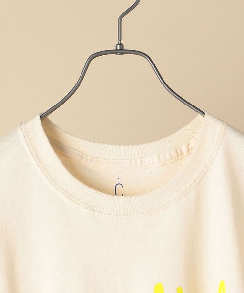 SHIPS(シップス)の「.cvs: AMANE MURAKAMI グラフィックデザイン Tシャツ No.2(Tシャツ/カットソー・メンズ・サンドベージュ/ホワイト・LARGE/SMALL/MEDIUM/XX-LARGE/X-LARGE)」の4枚目の写真