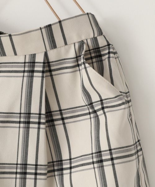 LOWRYS FARM（ローリーズファーム）の「ウールライクチェックパンツ　897918（その他パンツ・キッズ・ダークブラウン/アイボリー・MEDIUM/LARGE/X-LARGE）」の5枚目の写真