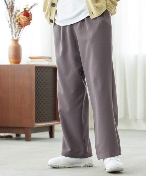 MONO-MART（モノマート）の「TRストレッチ スーツ地 タックワイドパンツ（その他パンツ・メンズ・グリーン/グレー系その他/ブラック/ブラウン系その他/ネイビー/ライトグレー/グレイッシュベージュ/ダークブラウン/グレー系その他2/ブラウン系その他2/ホワイト/ライトグリーン/ブラック系その他/ベージュ系その他2/ブルー系その他/ライラック・S/L/XL/M）」の5枚目の写真