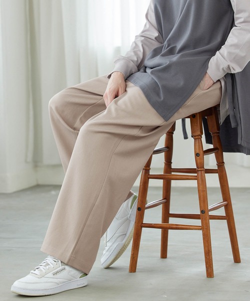 MONO-MART（モノマート）の「TRストレッチ スーツ地 タックワイドパンツ（その他パンツ・メンズ・グリーン/グレー系その他/ブラック/ブラウン系その他/ネイビー/ライトグレー/グレイッシュベージュ/ダークブラウン/グレー系その他2/ブラウン系その他2/ホワイト/ライトグリーン/ブラック系その他/ベージュ系その他2/ブルー系その他/ライラック・S/L/XL/M）」の10枚目の写真