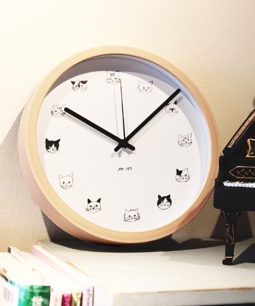 松尾ミユキ（マツオミユキ）の「キャットフェイス壁掛け時計（掛け時計・レディース・グレー/ホワイト/ベージュ・MEDIUM）」の3枚目の写真