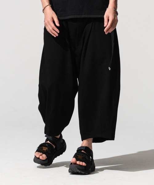【美品】 glamb クロップドパンツ ストライプ ブラック スラックス glamb（グラム）の「Stripe tapered slacks / ストライプ