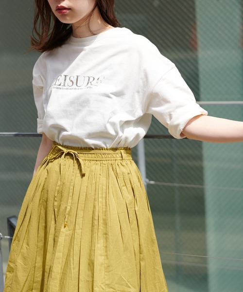 natural couture(ナチュラルクチュール)の「大人ロゴ6分袖T(Tシャツ/カットソー・レディース・オフホワイト/カーキ/サックスブルー/スミクロ・FREE)」の6枚目の写真