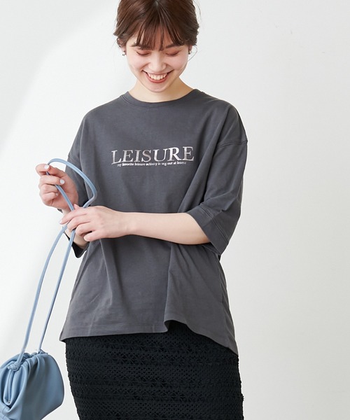 natural couture(ナチュラルクチュール)の「大人ロゴ6分袖T(Tシャツ/カットソー・レディース・オフホワイト/カーキ/サックスブルー/スミクロ・FREE)」の14枚目の写真