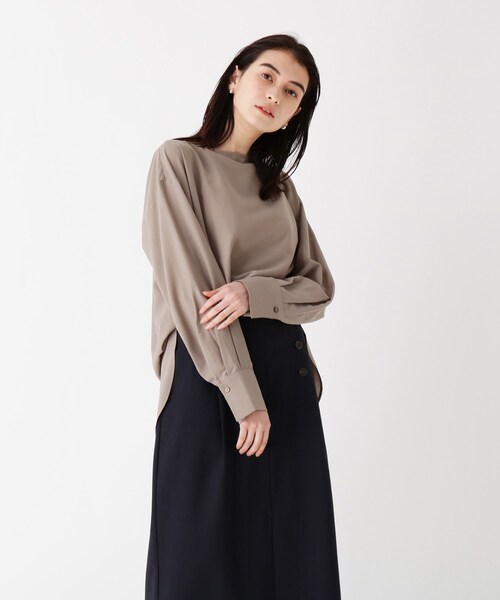 OPAQUE.CLIP（オペークドットクリップ）の「◆リネンライクシアー バックボタンブラウス【WEB限定サイズ】（シャツ/ブラウス・レディース・ブラック/ダークオレンジ/オフホワイト/サンドベージュ/オリーブ・40/42/34/36/38）」の6枚目の写真