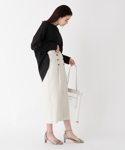 OPAQUE.CLIP（オペークドットクリップ）の「◆リネンライクシアー バックボタンブラウス【WEB限定サイズ】（シャツ/ブラウス・レディース・ブラック/ダークオレンジ/オフホワイト/サンドベージュ/オリーブ・40/42/34/36/38）」の9枚目の写真