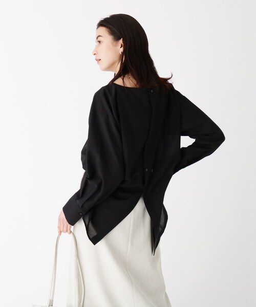 OPAQUE.CLIP（オペークドットクリップ）の「◆リネンライクシアー バックボタンブラウス【WEB限定サイズ】（シャツ/ブラウス・レディース・ブラック/ダークオレンジ/オフホワイト/サンドベージュ/オリーブ・40/42/34/36/38）」の17枚目の写真