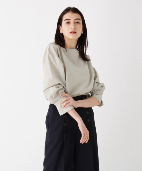 OPAQUE.CLIP（オペークドットクリップ）の「◆リネンライクシアー バックボタンブラウス【WEB限定サイズ】（シャツ/ブラウス・レディース・ブラック/ダークオレンジ/オフホワイト/サンドベージュ/オリーブ・40/42/34/36/38）」の4枚目の写真