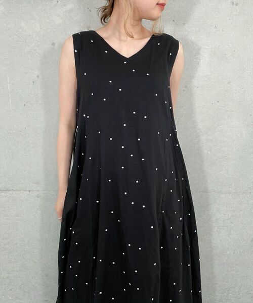 fredy repit（フレディレピ）の「両前ドット刺繍ワンピース（ワンピース・レディース・ブルー系その他7/ブラック系その他3・38）」の11枚目の写真