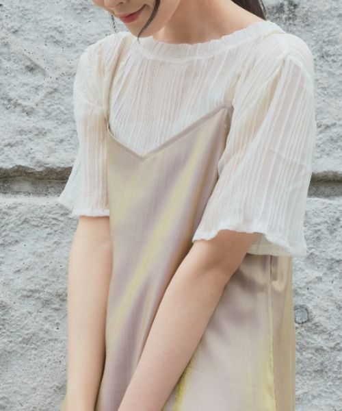 mikke(ミッケ)の「シアーランダムプリーツ 半袖ブラウス(シャツ/ブラウス・レディース・ブラック/ブラウン/オリーブ/アイボリー・FREE)」の2枚目の写真