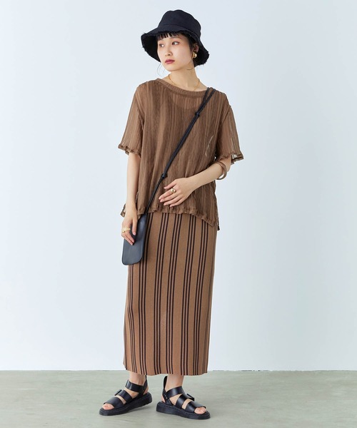 mikke(ミッケ)の「シアーランダムプリーツ 半袖ブラウス(シャツ/ブラウス・レディース・ブラック/ブラウン/オリーブ/アイボリー・FREE)」の10枚目の写真