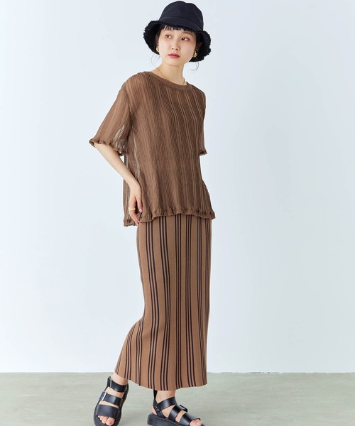 mikke(ミッケ)の「シアーランダムプリーツ 半袖ブラウス(シャツ/ブラウス・レディース・ブラック/ブラウン/オリーブ/アイボリー・FREE)」の22枚目の写真