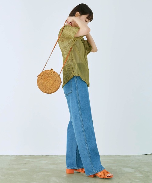 mikke(ミッケ)の「シアーランダムプリーツ 半袖ブラウス(シャツ/ブラウス・レディース・ブラック/ブラウン/オリーブ/アイボリー・FREE)」の11枚目の写真