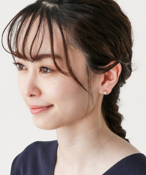 COCOSHNIK(ココシュニック)の「K18ダイヤモンド ミラーカット中 スタッドピアス(ピアス(両耳用)・レディース・アイボリー系3・00)」の8枚目の写真