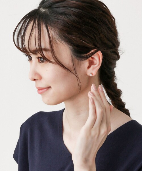 COCOSHNIK(ココシュニック)の「K18ダイヤモンド ミラーカット中 スタッドピアス(ピアス(両耳用)・レディース・アイボリー系3・00)」の11枚目の写真