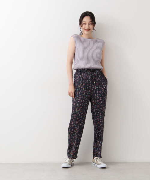 NATURAL BEAUTY BASIC（ナチュラルビューティーベーシック）の「リバティプリント　パンツ（その他パンツ・レディース・ブルー系その他6/グリーン系その他3・MEDIUM）」の5枚目の写真