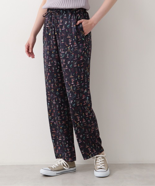 NATURAL BEAUTY BASIC（ナチュラルビューティーベーシック）の「リバティプリント　パンツ（その他パンツ・レディース・ブルー系その他6/グリーン系その他3・MEDIUM）」の2枚目の写真