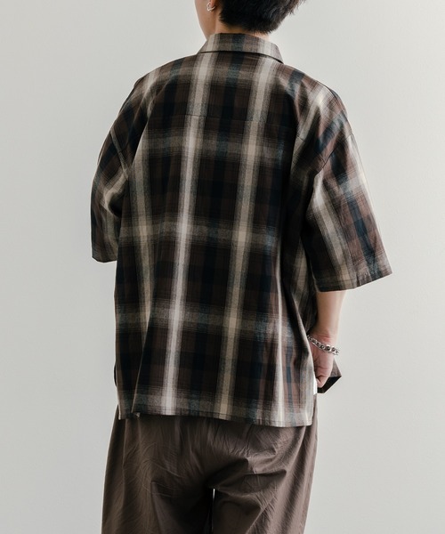 epnok（エプノック）の「サイドスリットオンブレチェックシャツ（シャツ/ブラウス・メンズ・ダークブラウン/ベージュ・SMALL/LARGE/MEDIUM）」の5枚目の写真