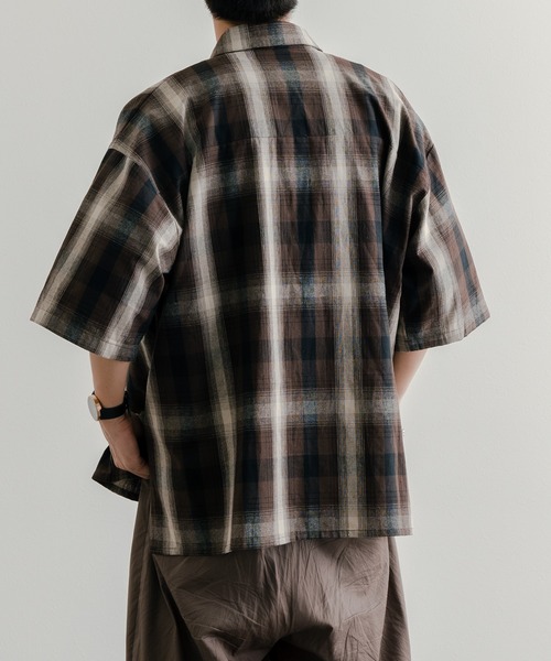 epnok（エプノック）の「サイドスリットオンブレチェックシャツ（シャツ/ブラウス・メンズ・ダークブラウン/ベージュ・SMALL/LARGE/MEDIUM）」の6枚目の写真