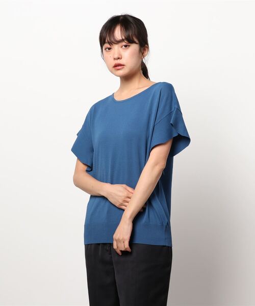 Te chichi TERRASSE(テチチテラス)の「フレアースリーブプルオーバー(ニット/セーター・レディース・ダークオレンジ/ブラック/ブルー/モカ・フリ-)」の4枚目の写真