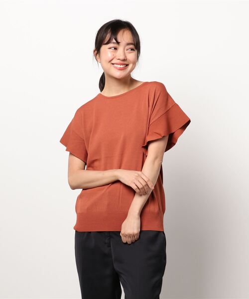 Te chichi TERRASSE(テチチテラス)の「フレアースリーブプルオーバー(ニット/セーター・レディース・ダークオレンジ/ブラック/ブルー/モカ・フリ-)」の1枚目の写真