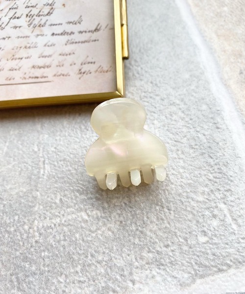 TONE SELECT GOODS（トーンセレクトグッズ）の「【Liaa】ミニマーブルヘアクリップ（バレッタ/ヘアクリップ・レディース・ベージュ/ブラウン/オフホワイト/ピンク/グリーン/ホワイト×ブラック/ブラウン系その他/ベビーピンク/ブラック/ホワイト/ピンク系その他・FREE）」の2枚目の写真