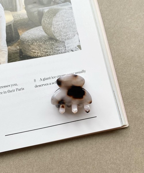 TONE SELECT GOODS（トーンセレクトグッズ）の「【Liaa】ミニマーブルヘアクリップ（バレッタ/ヘアクリップ・レディース・ベージュ/ブラウン/オフホワイト/ピンク/グリーン/ホワイト×ブラック/ブラウン系その他/ベビーピンク/ブラック/ホワイト/ピンク系その他・FREE）」の12枚目の写真