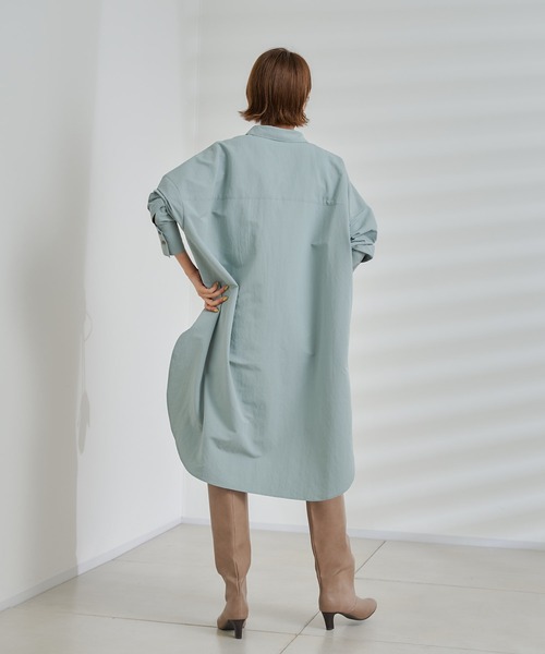 DouDou(ドゥドゥ)の「バックロングオーバーシャツ(シャツ/ブラウス・レディース・ピンク/グリーン/グレイッシュベージュ・FREE)」の14枚目の写真