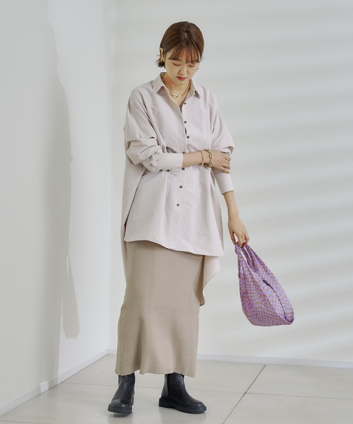 DouDou(ドゥドゥ)の「バックロングオーバーシャツ(シャツ/ブラウス・レディース・ピンク/グリーン/グレイッシュベージュ・FREE)」の4枚目の写真
