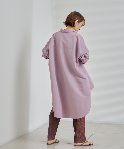 DouDou(ドゥドゥ)の「バックロングオーバーシャツ(シャツ/ブラウス・レディース・ピンク/グリーン/グレイッシュベージュ・FREE)」の21枚目の写真