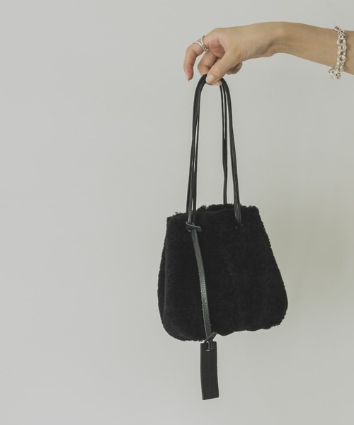 marco masi（マルコマージ）の「MARCO MASI　MONTONE PETITBAG（ハンドバッグ・レディース・ブラック・-）」の2枚目の写真