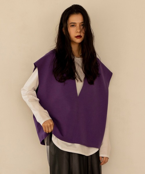 ReNorm(リノーム)の「スリットネックベスト(ベスト・レディース・ブラウン/パープル・フリー)」の3枚目の写真