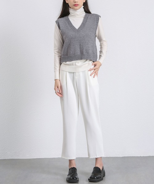 MAISON DE THERESE（メゾン ド テレーズ）の「Vネック柔らかいニットベスト（ベスト・レディース・ブラック/グレー/ライトベージュ/ホワイト/ダークグレー・MEDIUM/LARGE）」の6枚目の写真