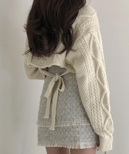 FRP(エフアールピー)の「YUGA バック ストラップ ニットセーター(ニット/セーター・レディース・ブラック/オフホワイト/カーキ・FREE)」の2枚目の写真